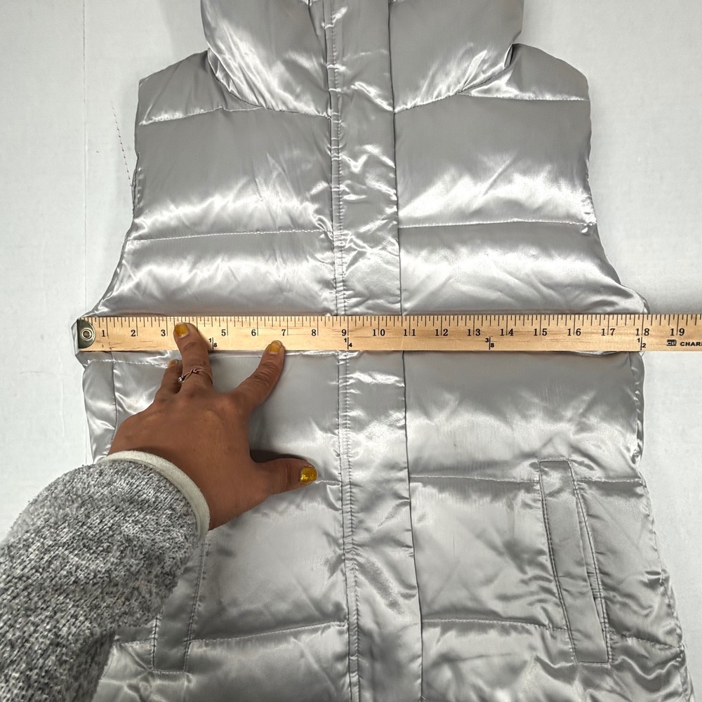 Talbots Petites Down Puffer Vest Quilted Zip Silver Womens Turtleneck Button EUC - Picture 4 of 9